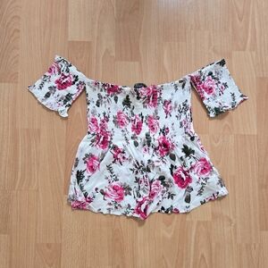 BNWOT Streetwear society Floral roses Off-Shoulder Top - Pink and White small